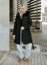 Μπουφάν καπιτονέ με ζώνη & κουκούλα - ΜΑΥΡΟ - Image 3