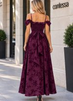 Μάξι φόρεμα με ανάγλυφο σχέδιο - ΜΠΟΡΝΤΟ PLUM - Image 2